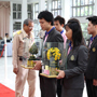วิทยาลัยนานาชาติ น้อมเกล้าฯ ถวายต้นผึ้งและต้นดอก และลงนามถวายพระพร